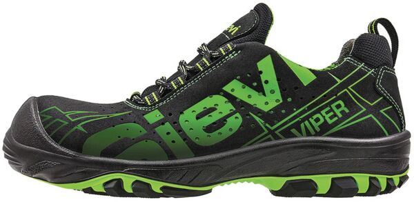 The shoe is black with green accents. It has a sporty, flat shape and a non-slip profile. On the side is the inscription "Giev Viper". The surface has small holes and seams.