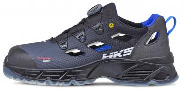 The shoe is a sporty, black trail runner with blue accents. It has a ?????????? sole and offers a lot of support. The design is modern and functional for outdoor activities.