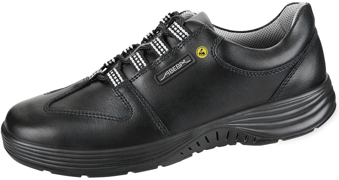 The shoe is made of black leather, has a cushioning sole and elastic laces. The toe cap is slightly rounded, and the inside offers a breathable structure.