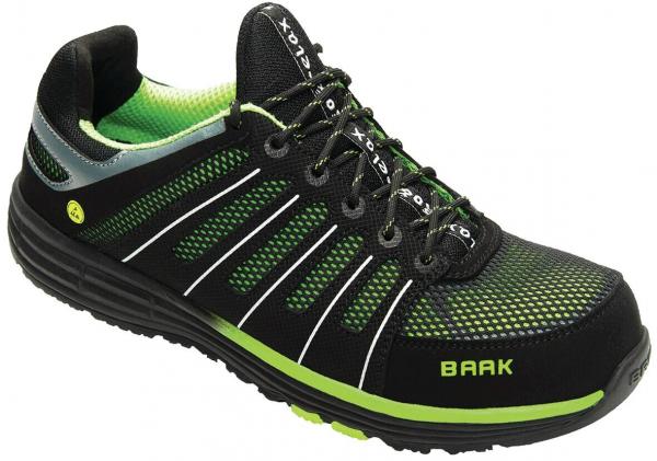 The shoe is black with green accents. It features a breathable mesh upper, a cushioned sole, and sturdy laces. "Braak" branding on the side.